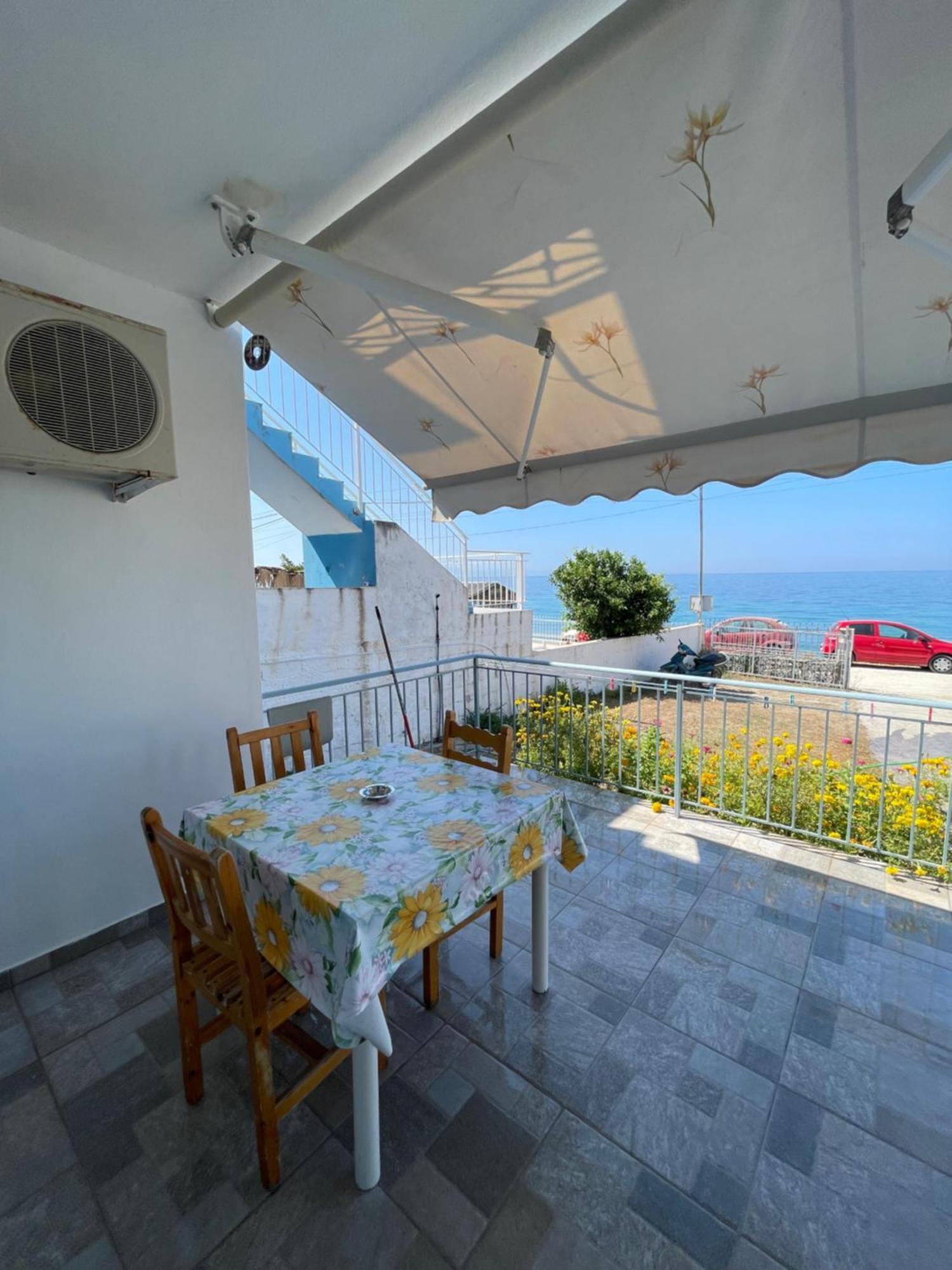 Villa Gusti Borsh Esterno foto