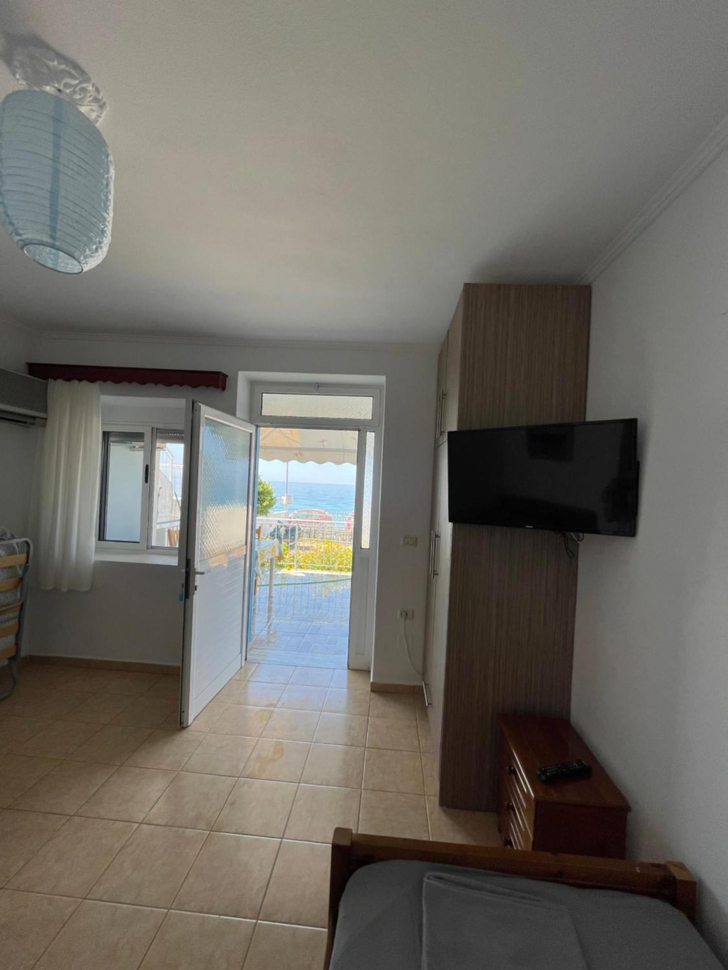 Villa Gusti Borsh Esterno foto